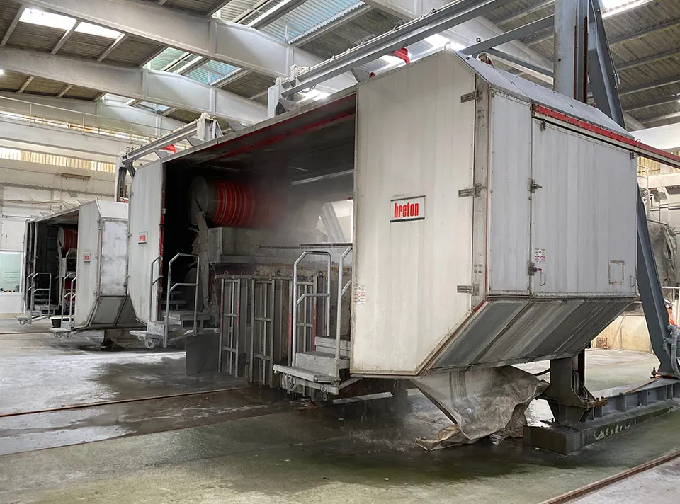 Ligne de sciage des blocs en tranches