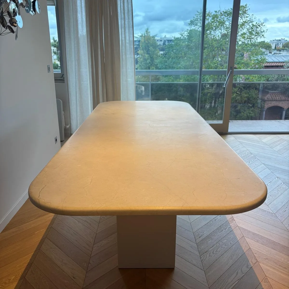 Table ellipse en Crema Marfil — Crema Marfil