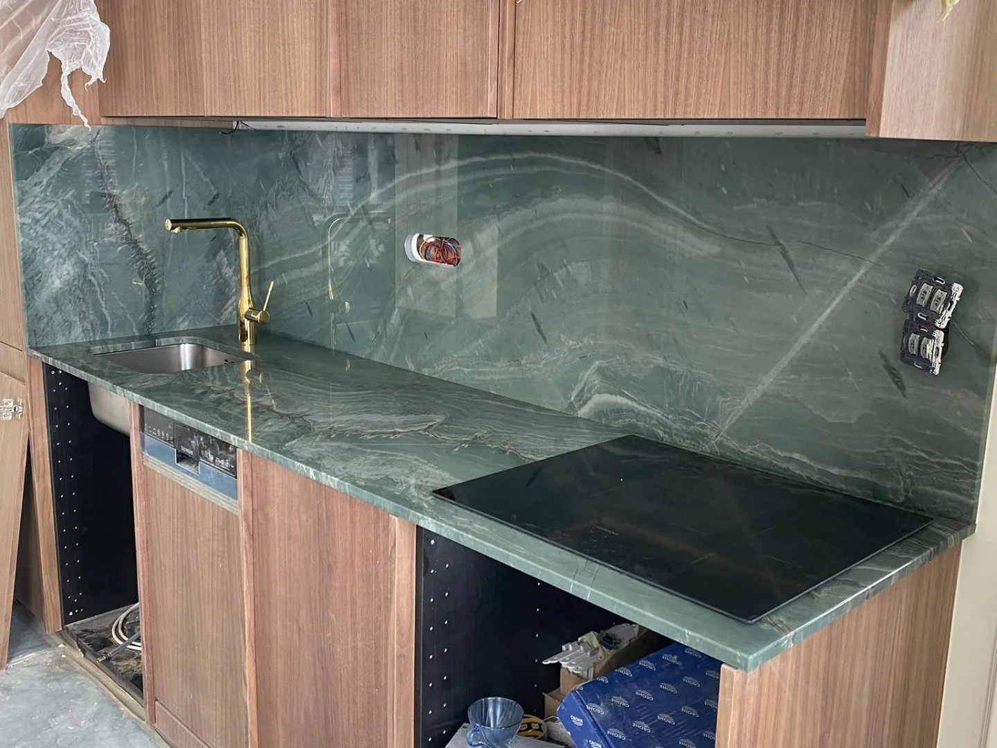 Cuisine et table en quartzite Cristal Maestro — Cristal Maestro