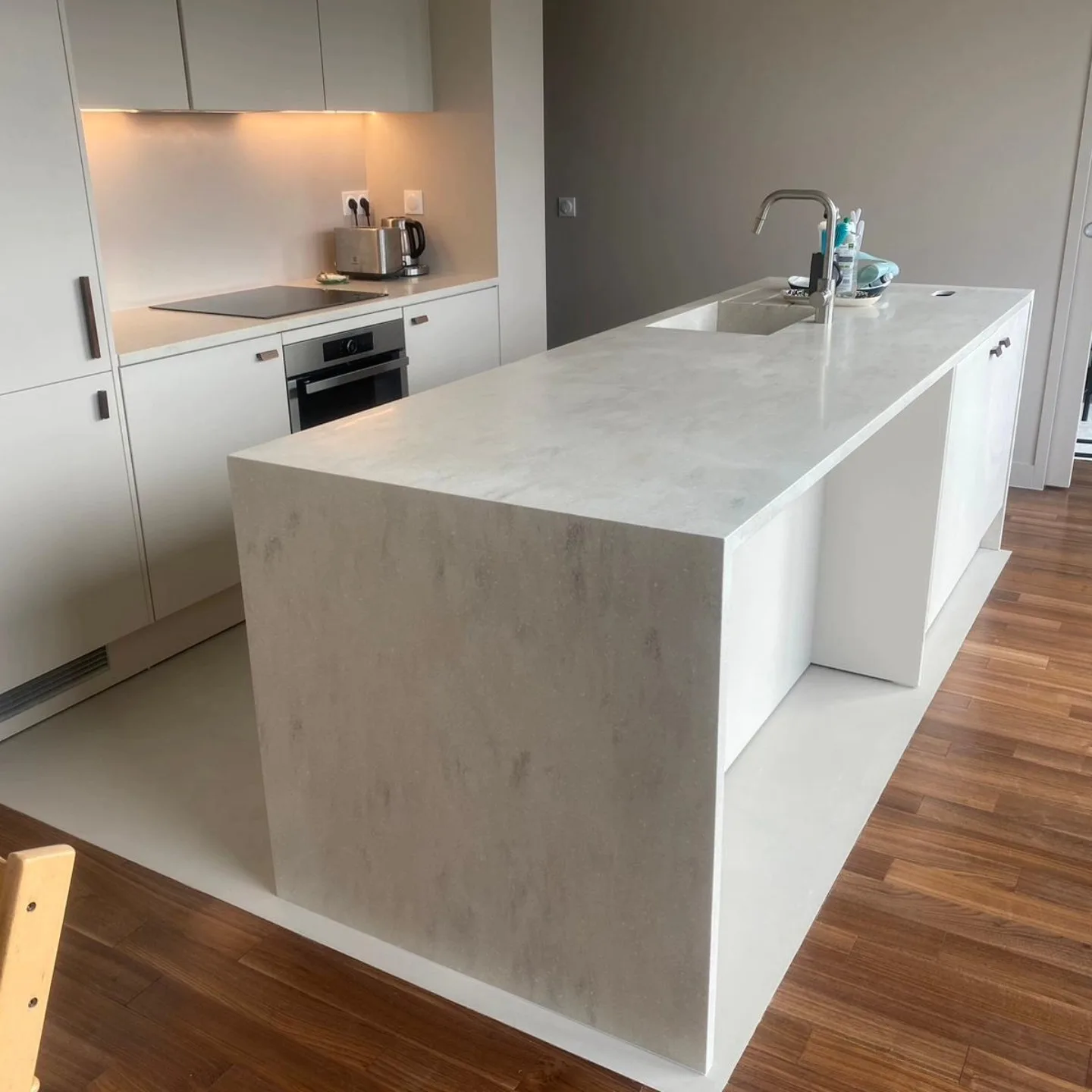 Cuisine en Corian Clamshell