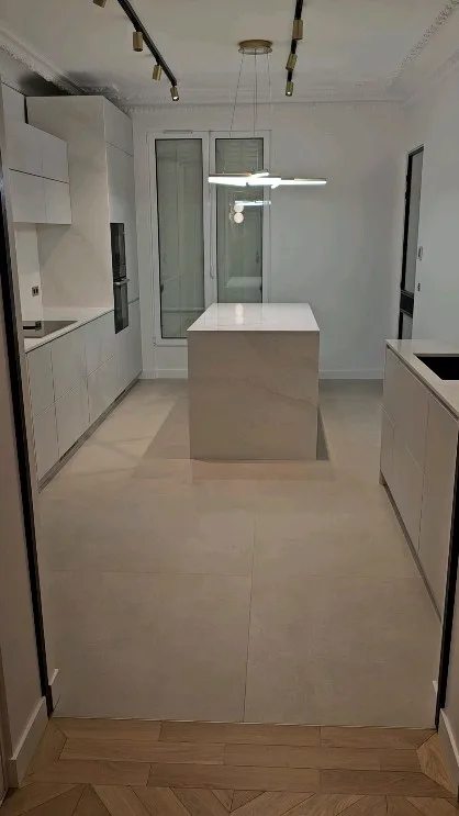 Cuisine en Silestone Calacatta Gold — Kast Design