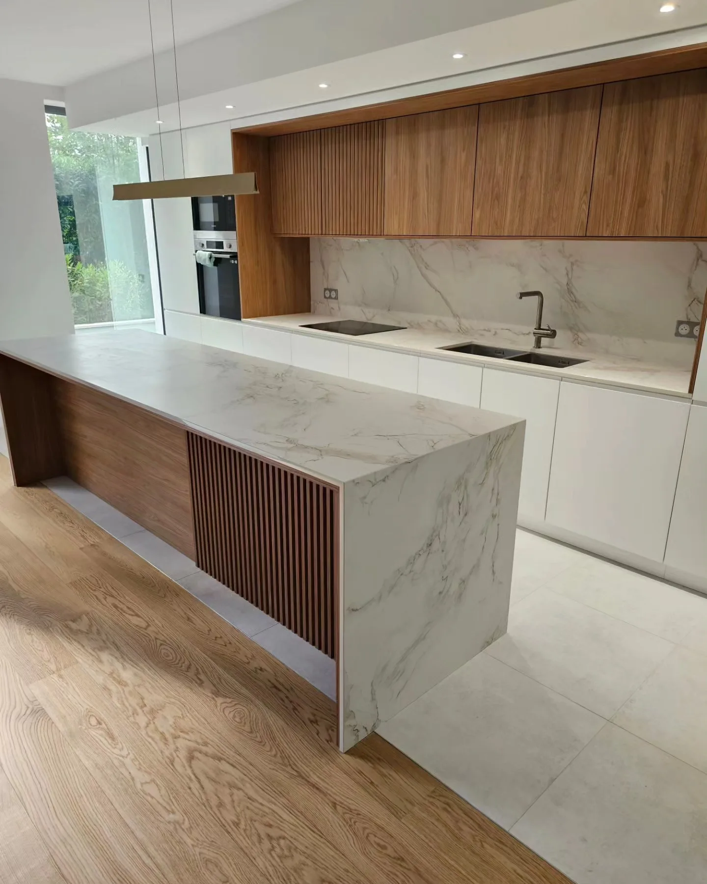 Rénovation de cuisine ouverte en Dekton Entzo — Entzo