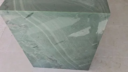 Îlot et jambage en quartzite Cristal Maestro